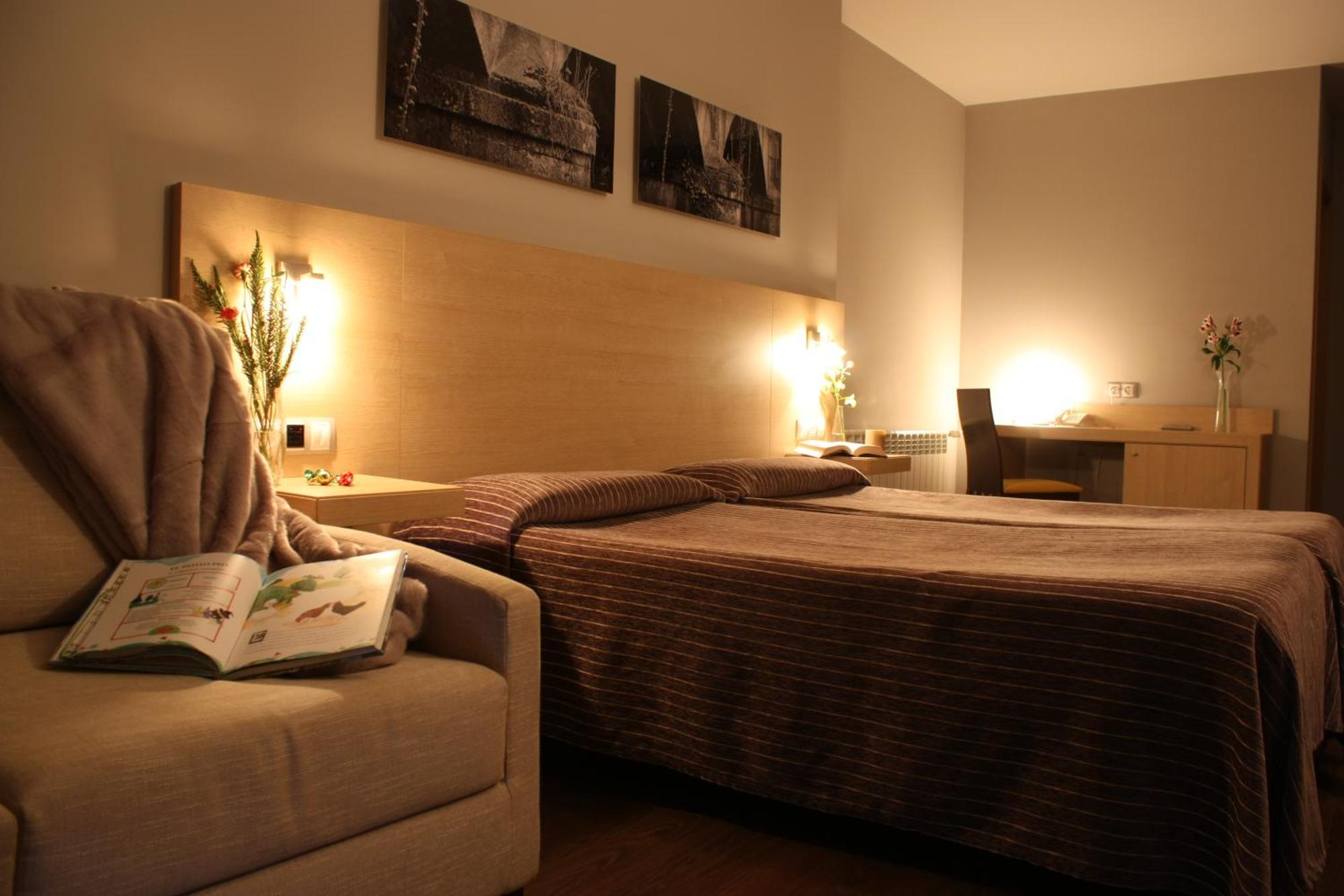 Hotel Pontes Do Eume Puentes de Garcia Rodriguez Rum bild